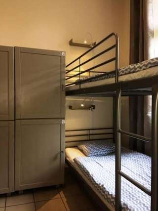 Хостелы Hostel Katowice Centrum Катовице Кровать в общем 8-местном номере-4